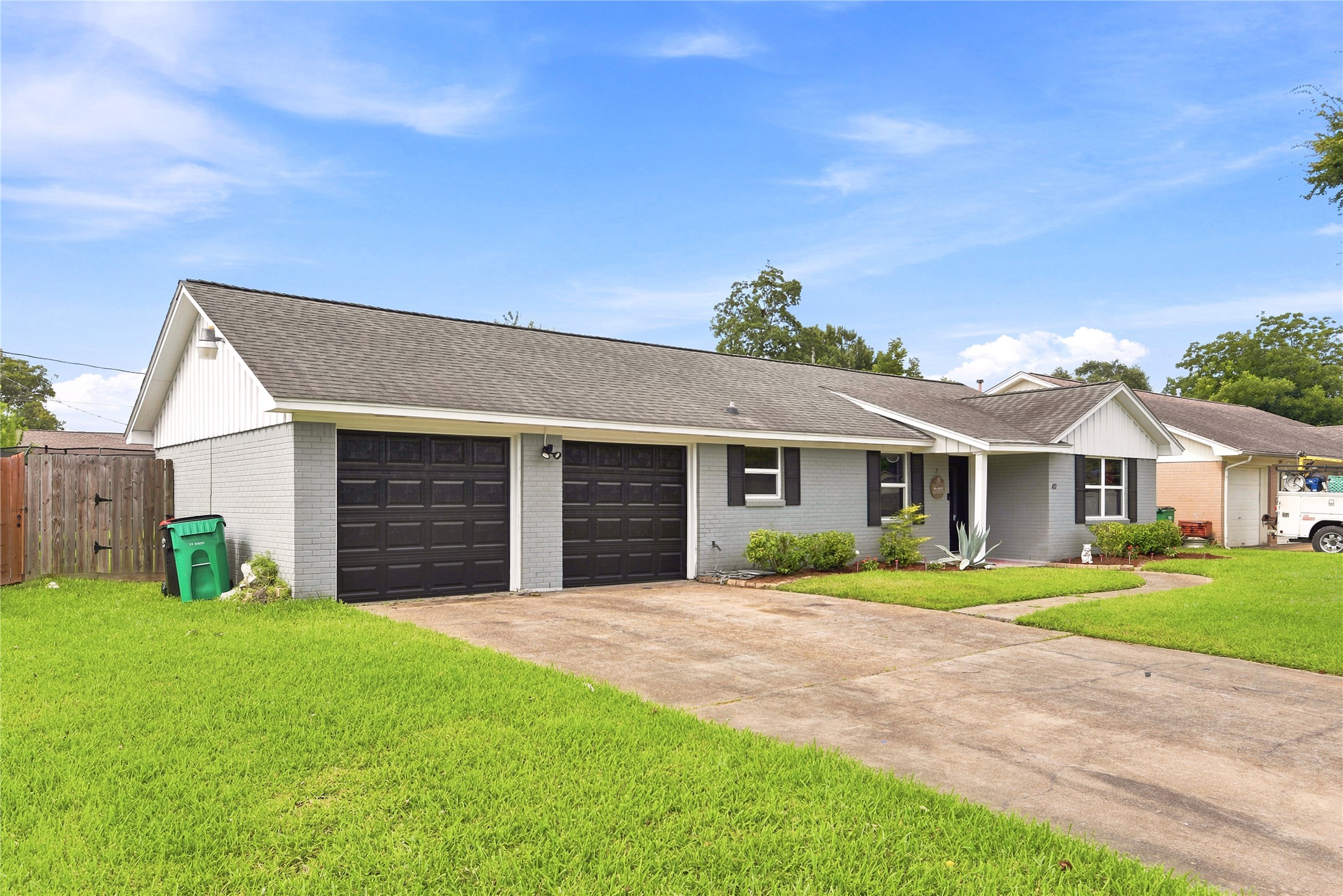 412 Inwood Drive Baytown, TX 77521 - Photo 3 of 46 Gallery Image 3