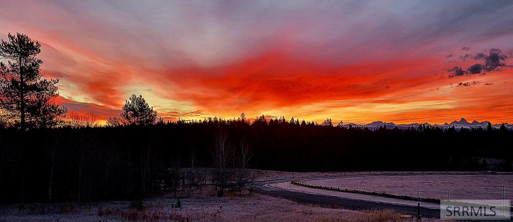 1660 Shadow Loop South Ashton, ID 83420 - Photo 25 of 35