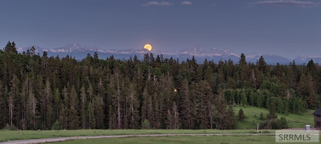 1660 Shadow Loop South Ashton, ID 83420 - Photo 28 of 35