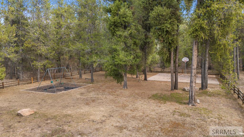 1660 Shadow Loop South Ashton, ID 83420 - Photo 33 of 35