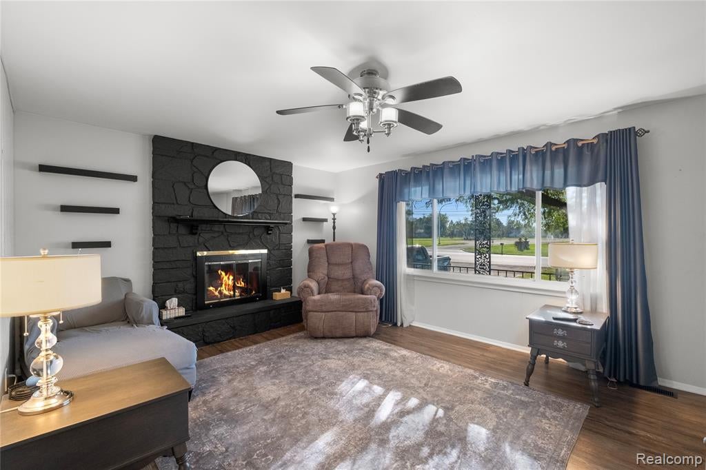 2481 South Genesee Road Burton, MI 48519 - Photo 16 of 31 Gallery Image 16