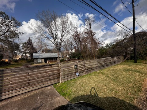 1235 West 25th Street Houston, TX 77008 - Photo 7 of 8 a view of a yard with large tree