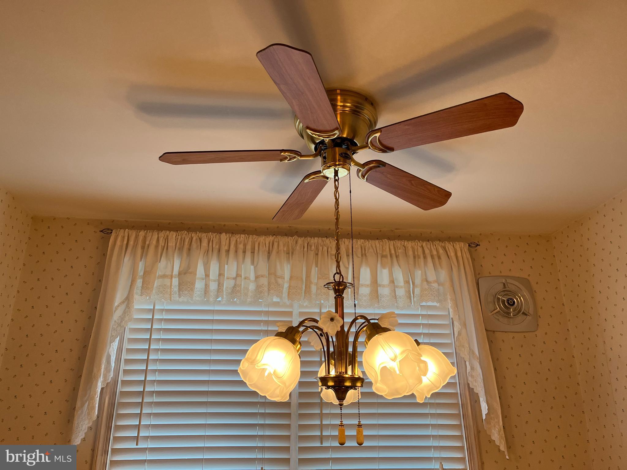 11724 Brandon Road Philadelphia, PA 19154 - Photo 25 of 56 Ceiling Fan in Kitchen