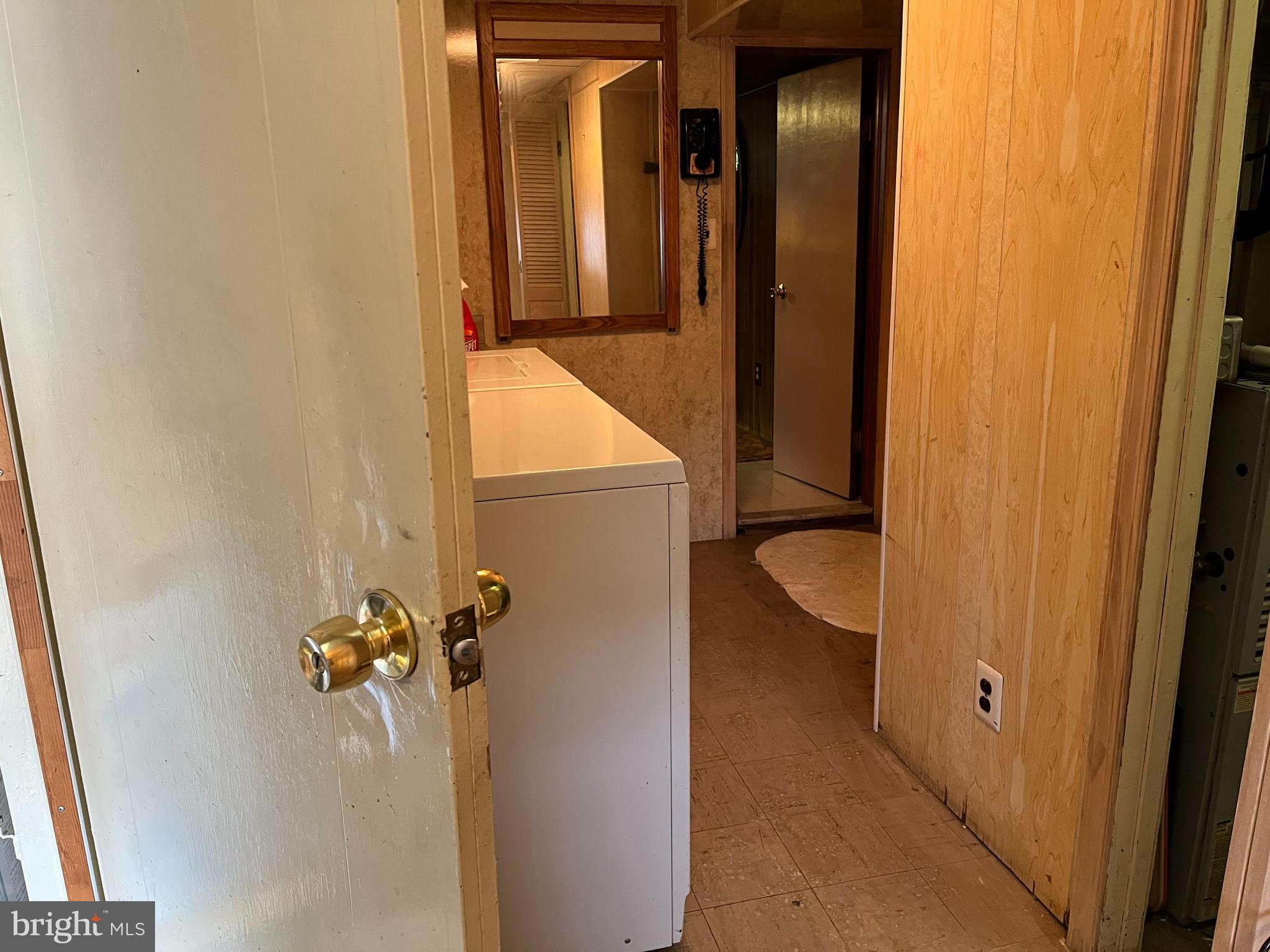 11724 Brandon Road Philadelphia, PA 19154 - Photo 55 of 56 Inside Access to full one-car garage