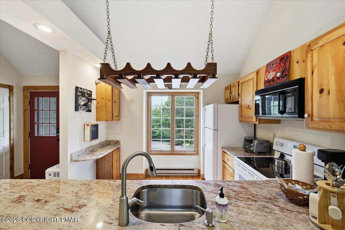 128 Short Hill Rd Lake Lake Harmony, PA 18624 - Photo 8 of 44 Kitchen