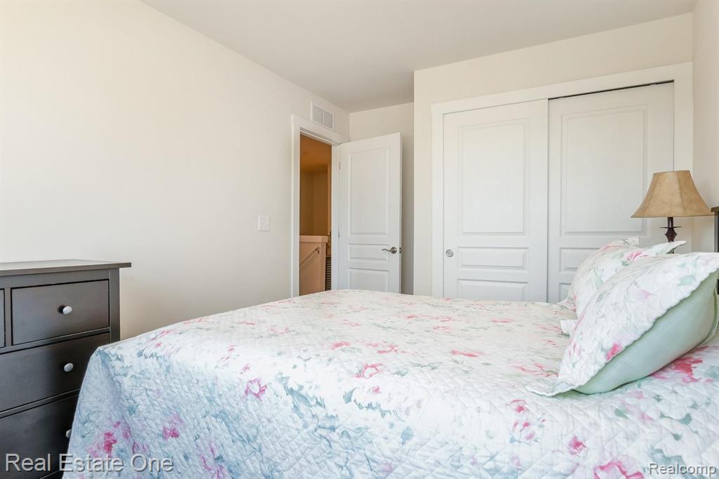 2892 Glenbar Circle Rochester, MI 48307 - Photo 21 of 29