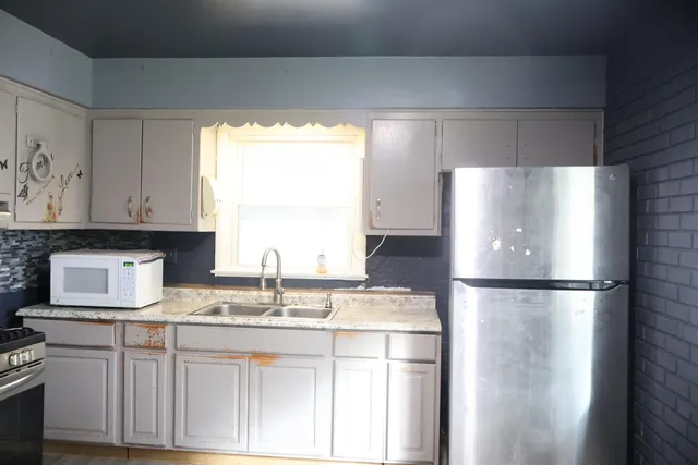 $264,900 | 8523 West Glendale Avenue, Milwaukee, WI 53225