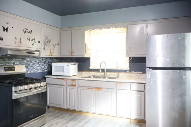 $264,900 | 8523 West Glendale Avenue, Milwaukee, WI 53225