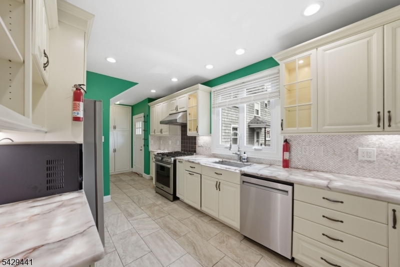 748 Livingston Road Elizabeth, NJ 07208 - Photo 14 of 45