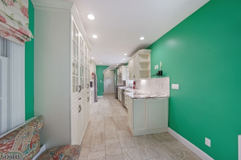 748 Livingston Road Elizabeth, NJ 07208 - Photo 15 of 45