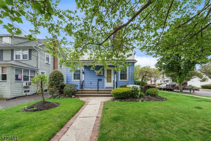 748 Livingston Road Elizabeth, NJ 07208 - Photo 2 of 45