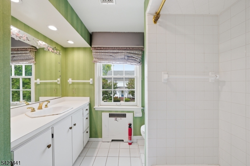 748 Livingston Road Elizabeth, NJ 07208 - Photo 31 of 45