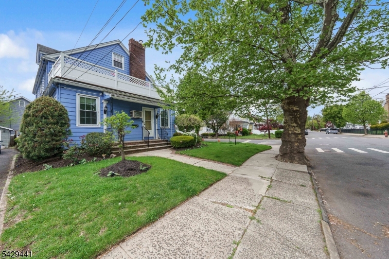 748 Livingston Road Elizabeth, NJ 07208 - Photo 4 of 45