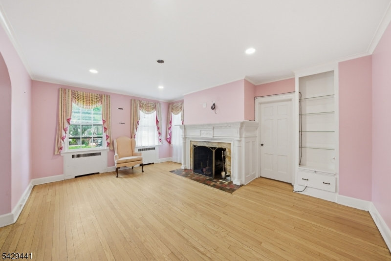 748 Livingston Road Elizabeth, NJ 07208 - Photo 5 of 45