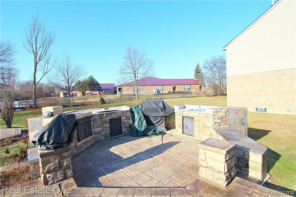 3046 Penn Court Rochester Hills, MI 48307 - Photo 23 of 38