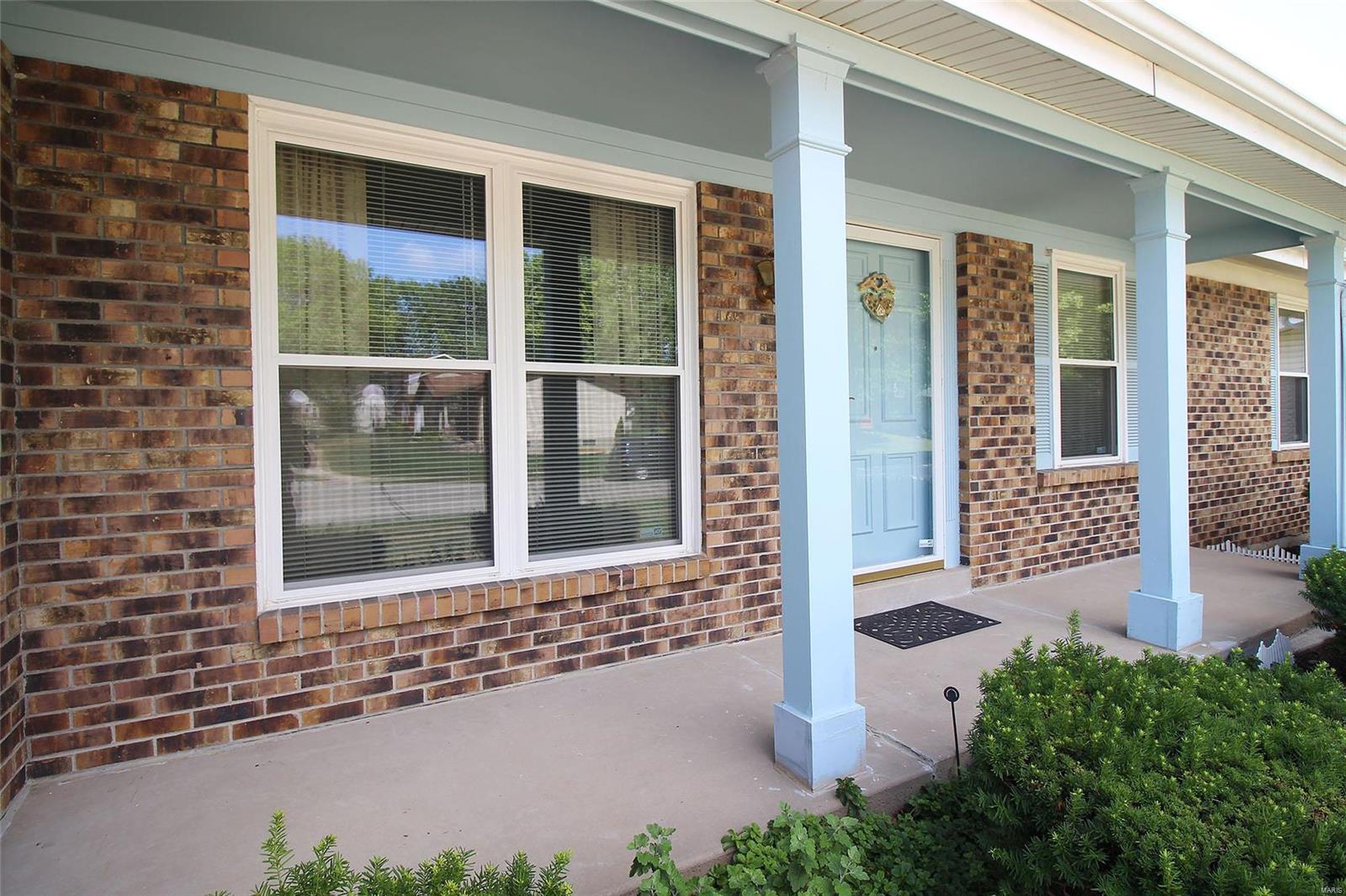 5756 Hempline Road St. Louis, MO 63129 - Photo 3 of 49