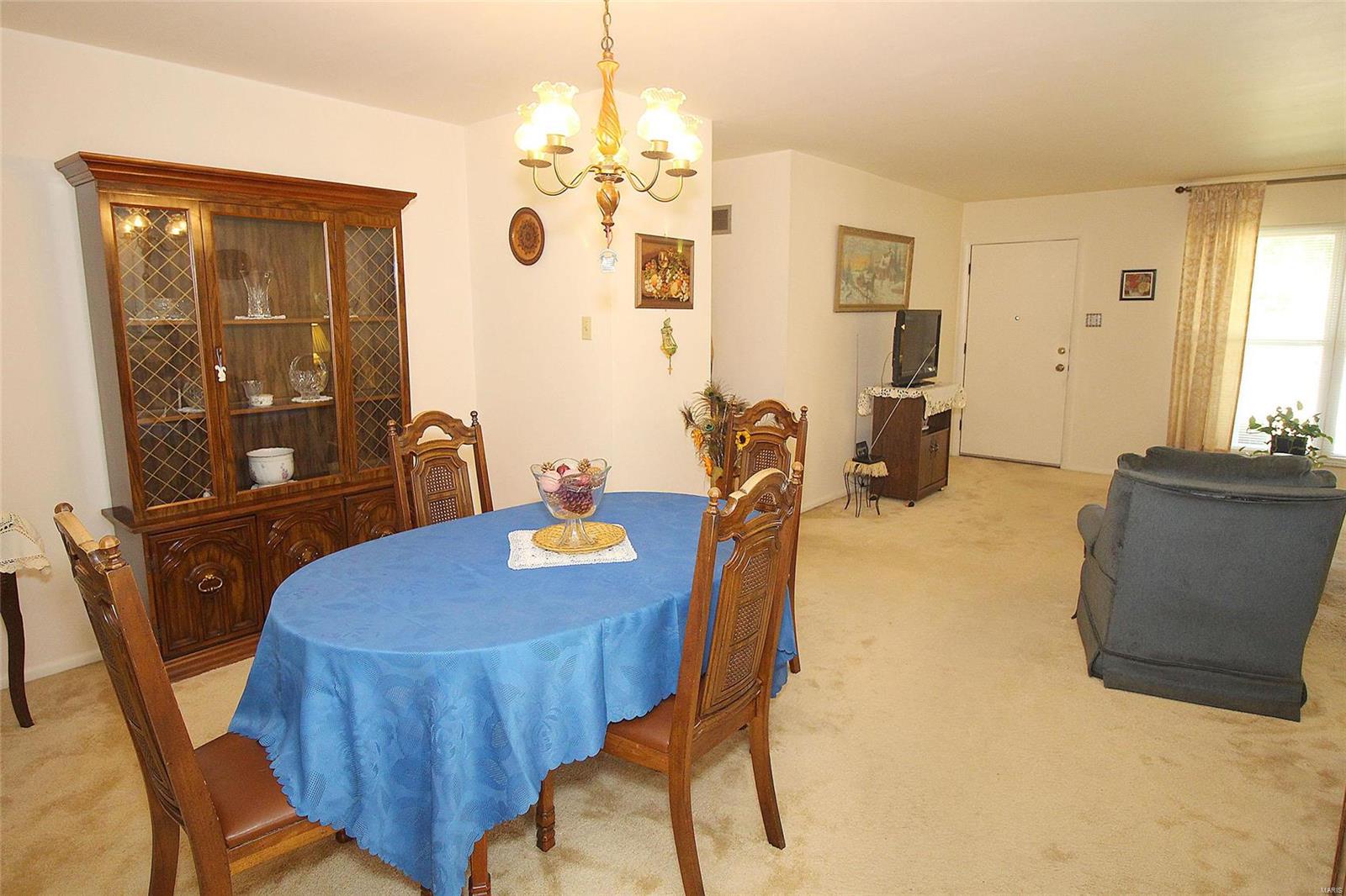 5756 Hempline Road St. Louis, MO 63129 - Photo 9 of 49