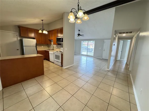 $2,100 | 9213 Maybury Court, Tampa, FL 33615