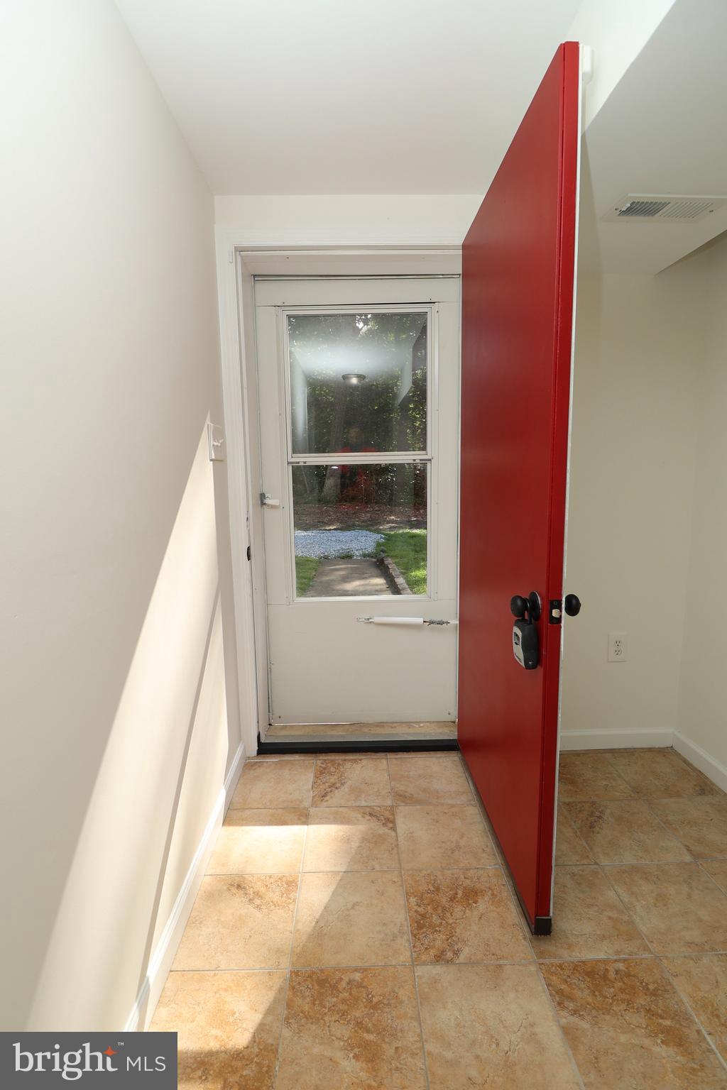 291 Union Street Glassboro, NJ 08028 - Photo 27 of 60 a view of a hallway with a window