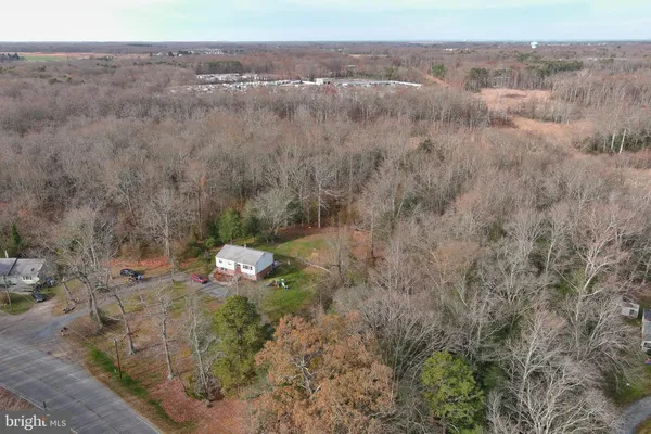 a view of entryway with outdoor space