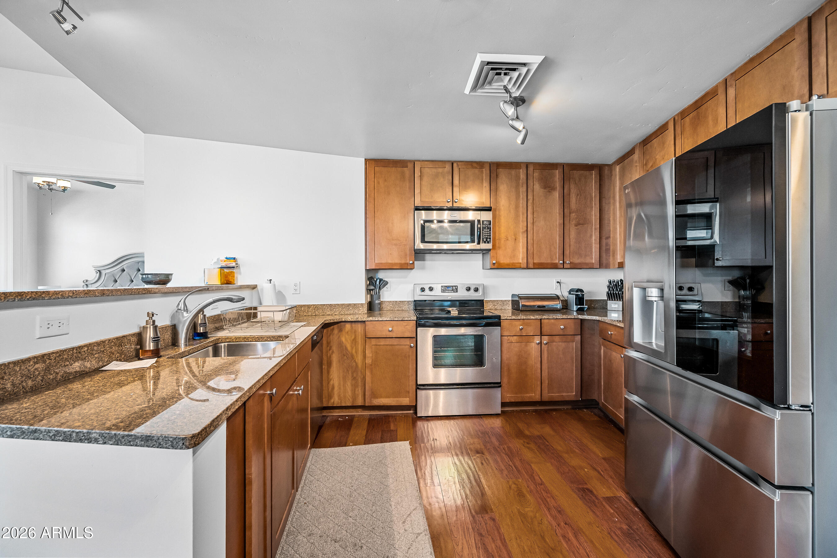 310 South 4th Street, Unit 905 Phoenix, AZ 85004 - Photo 2 of 63 Kitchen