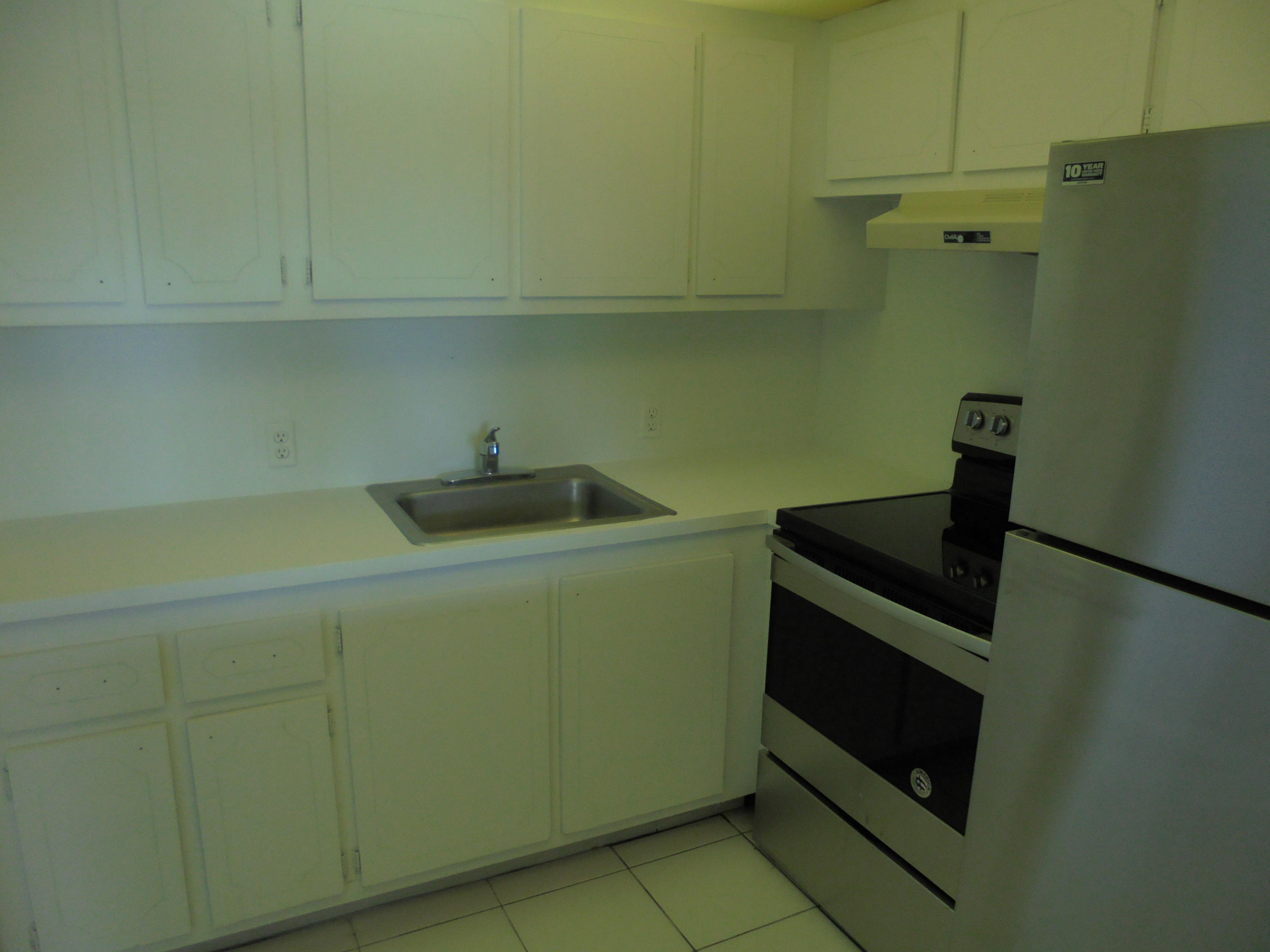 148 Fanshaw D Boca Raton, FL 33434 - Photo 4 of 16 148 Fanshaw D - 09.09.19 004