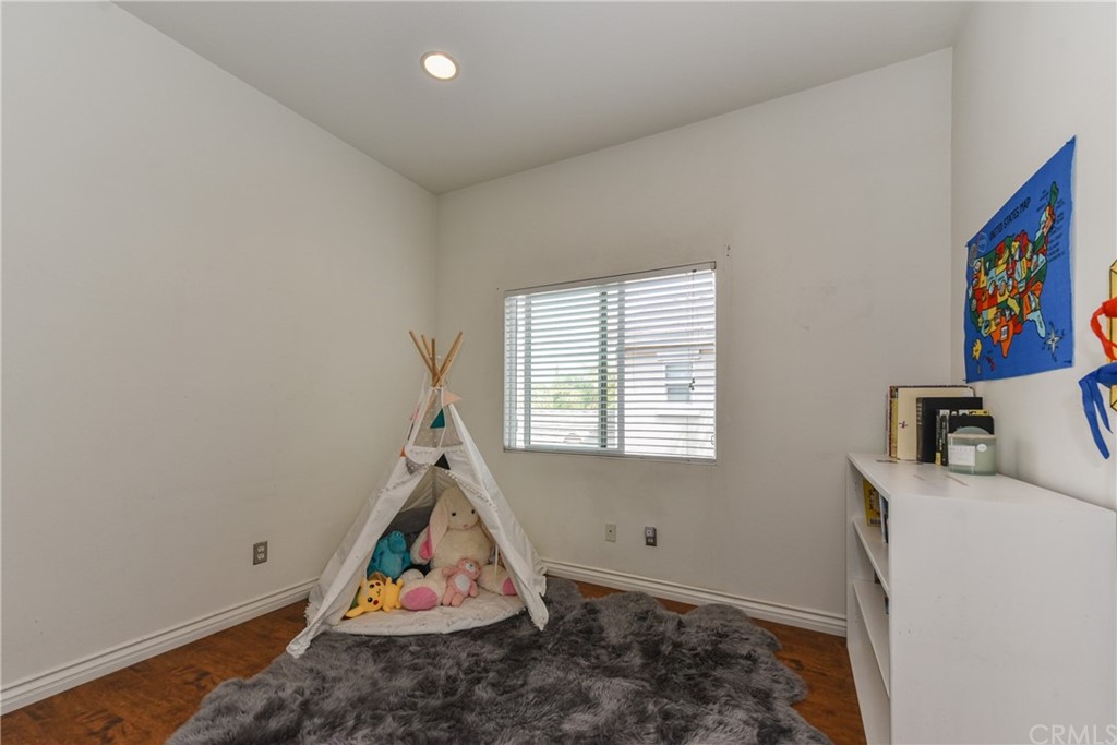 7637 Pinot Place Rancho Cucamonga, CA 91739 - Photo 19 of 39 a room with storage and utility