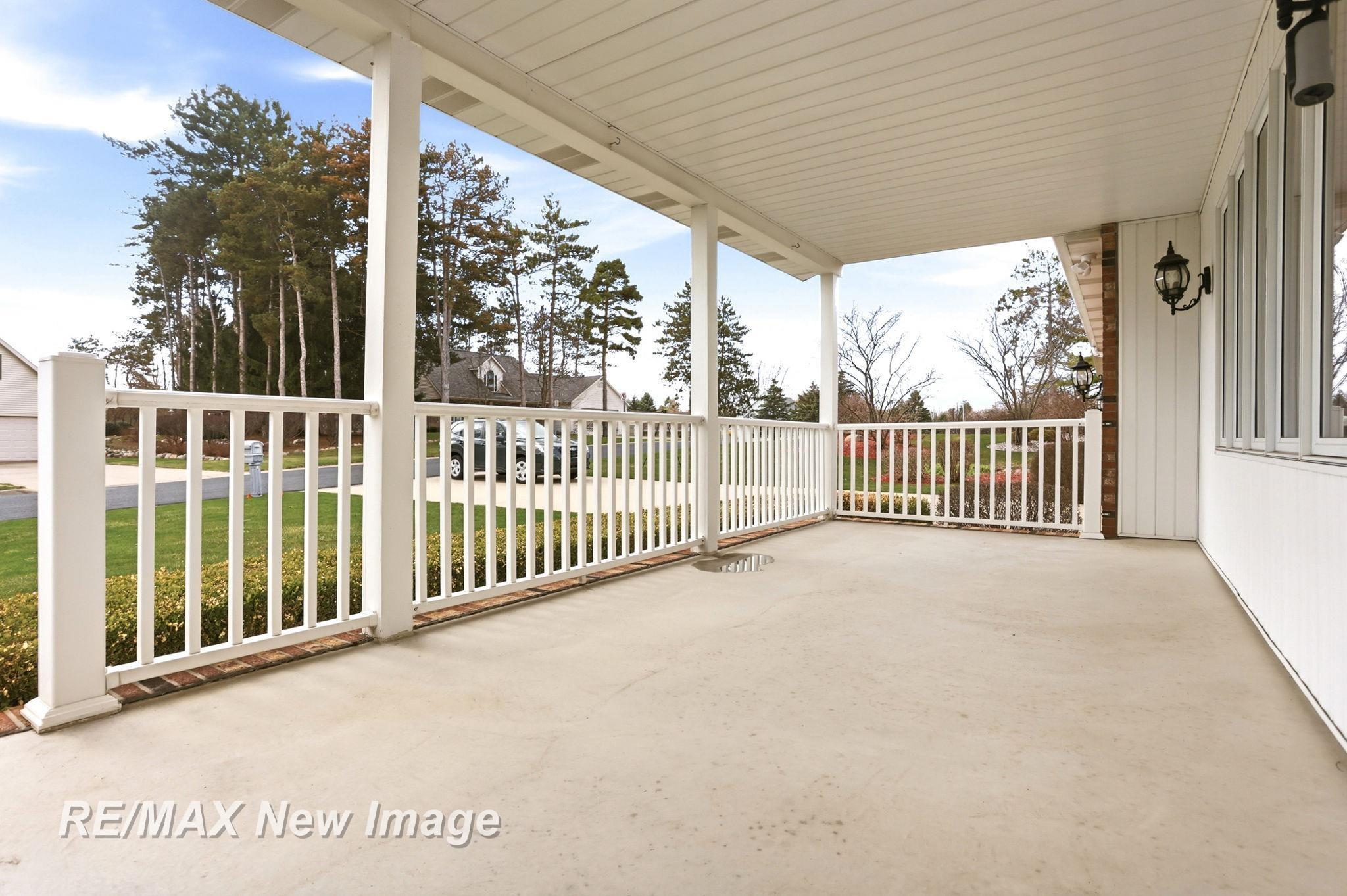 353 Colorado Ridge Hemlock, MI 48626 - Photo 5 of 52