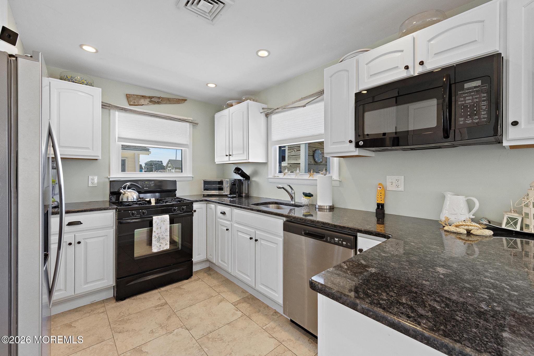 80 Mary Alice Road Manahawkin, NJ 08050 - Photo 14 of 40 80 Mary Alice Rd (15)