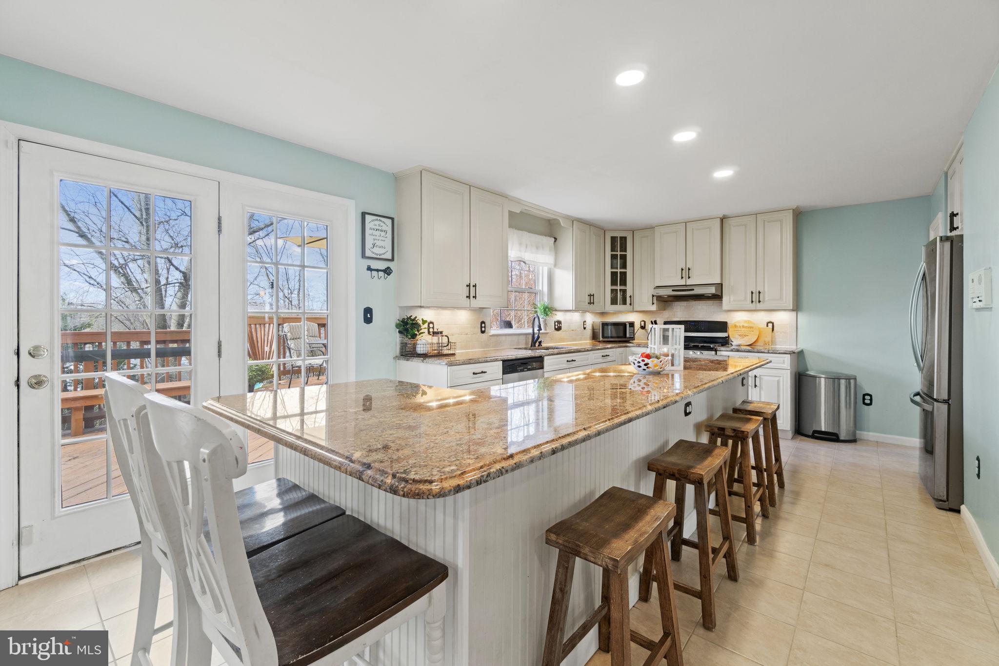 7820 Shallowbrook Court Severn, MD 21144 - Photo 4 of 35 HUGE island to gather and enjoy