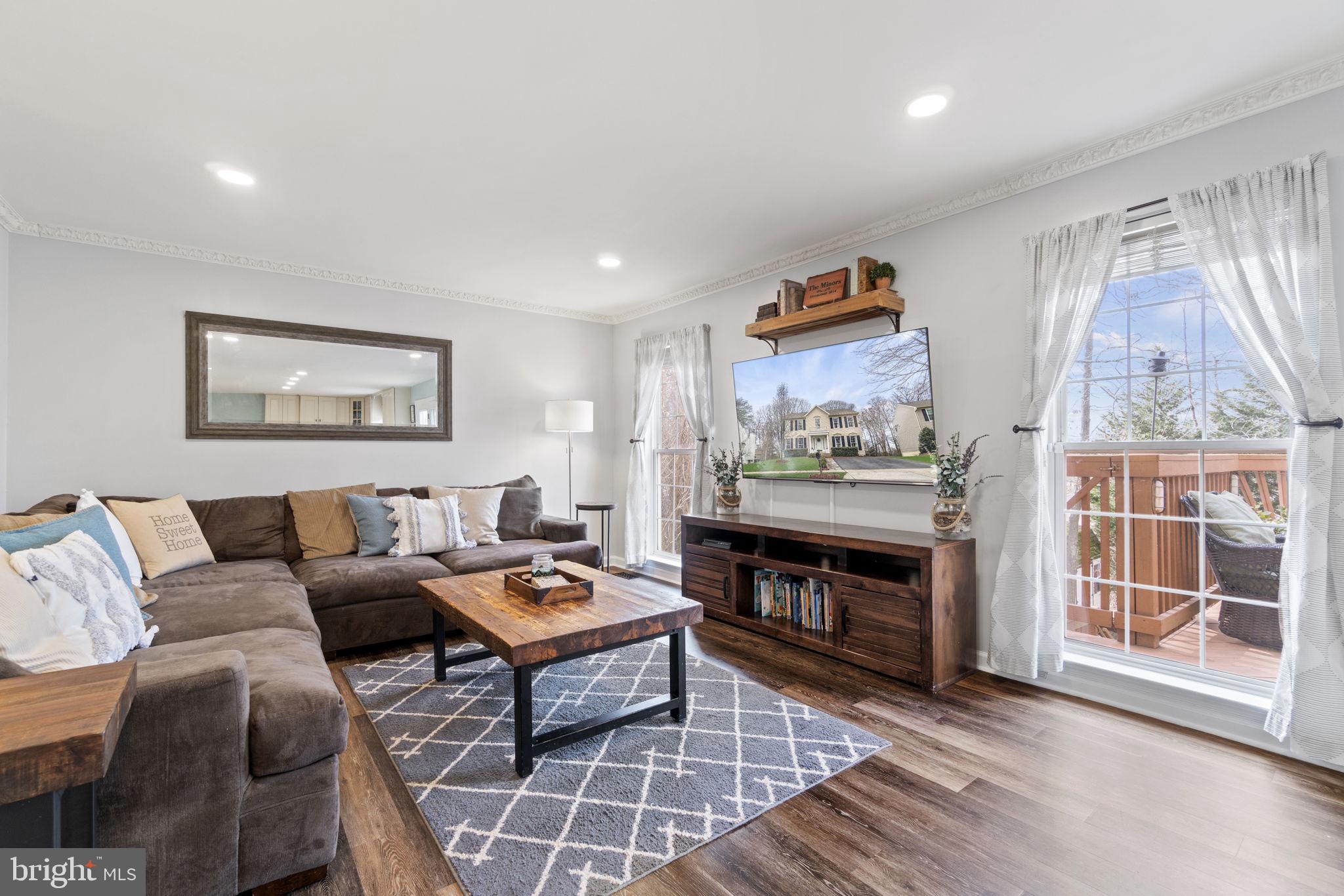 7820 Shallowbrook Court Severn, MD 21144 - Photo 8 of 35 Inviting and comfortable - easy to entertain