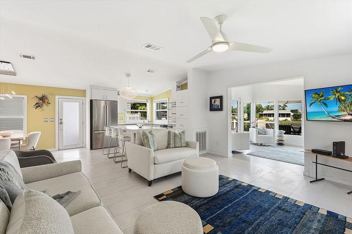 635 Grizzly Bear Road Naples, FL 34113 - Photo 3 of 22