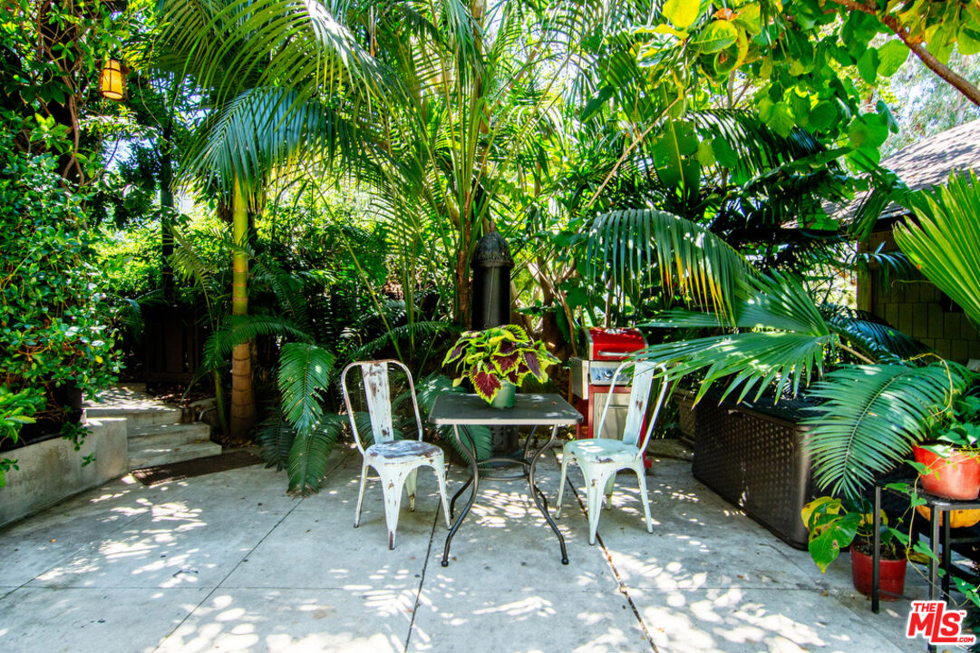 1918 Pinehurst Road Los Angeles, CA 90068 - Photo 7 of 66