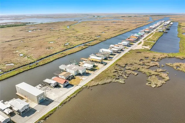 $325,000 | 387 Martin Lane, Port Sulphur, LA 70083