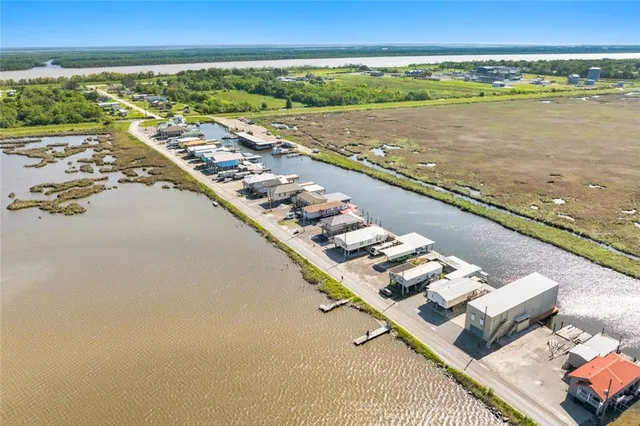 $325,000 | 387 Martin Lane, Port Sulphur, LA 70083