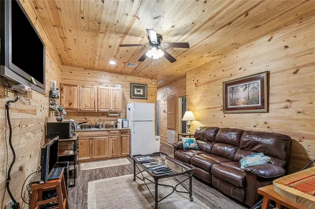 $325,000 | 387 Martin Lane, Port Sulphur, LA 70083