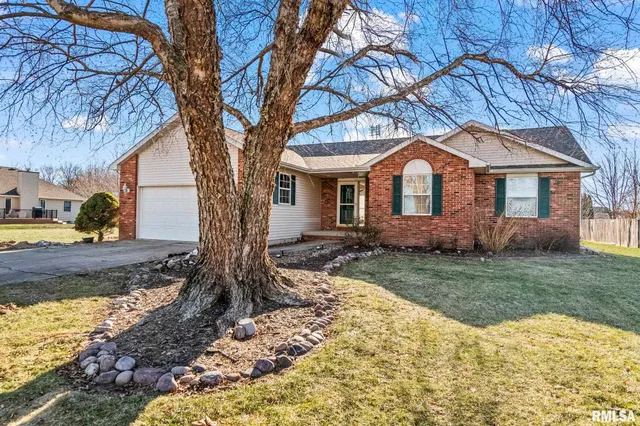 $230,000 | 4610 Dickey John Road, Auburn, IL 62615