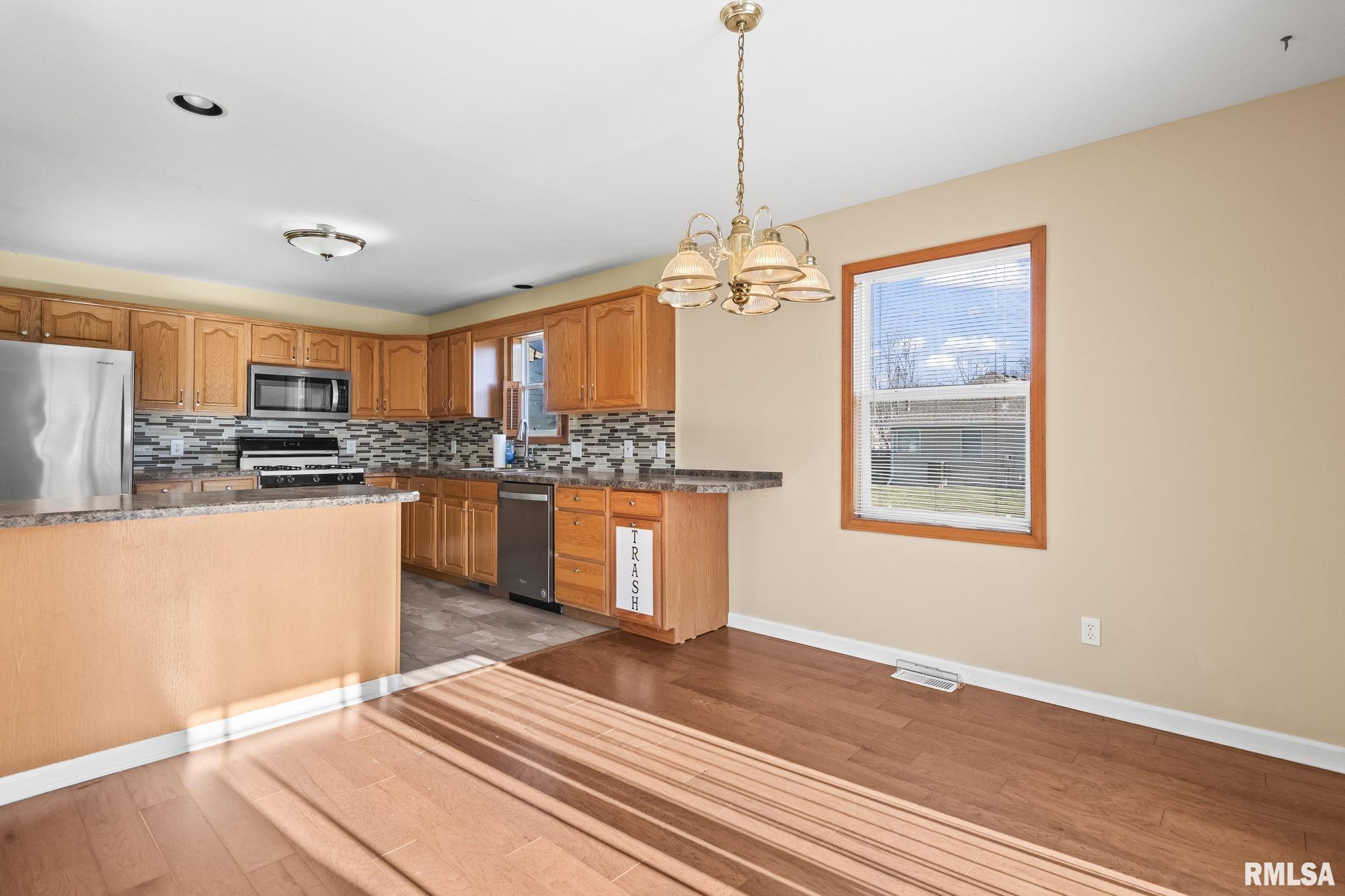 4610 Dickey John Road Auburn, IL 62615 - Photo 12 of 37