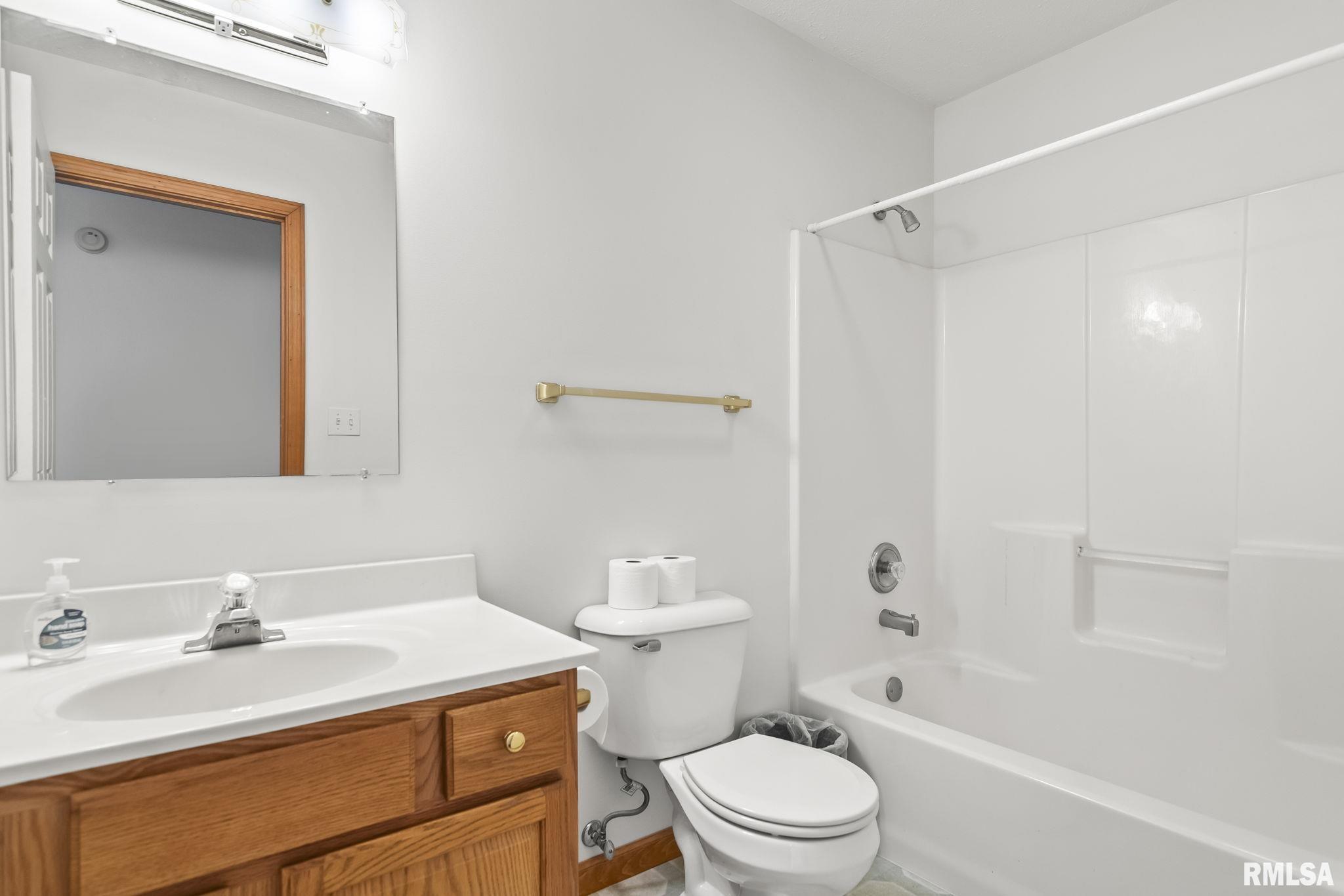 4610 Dickey John Road Auburn, IL 62615 - Photo 28 of 37