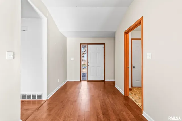 $230,000 | 4610 Dickey John Road, Auburn, IL 62615