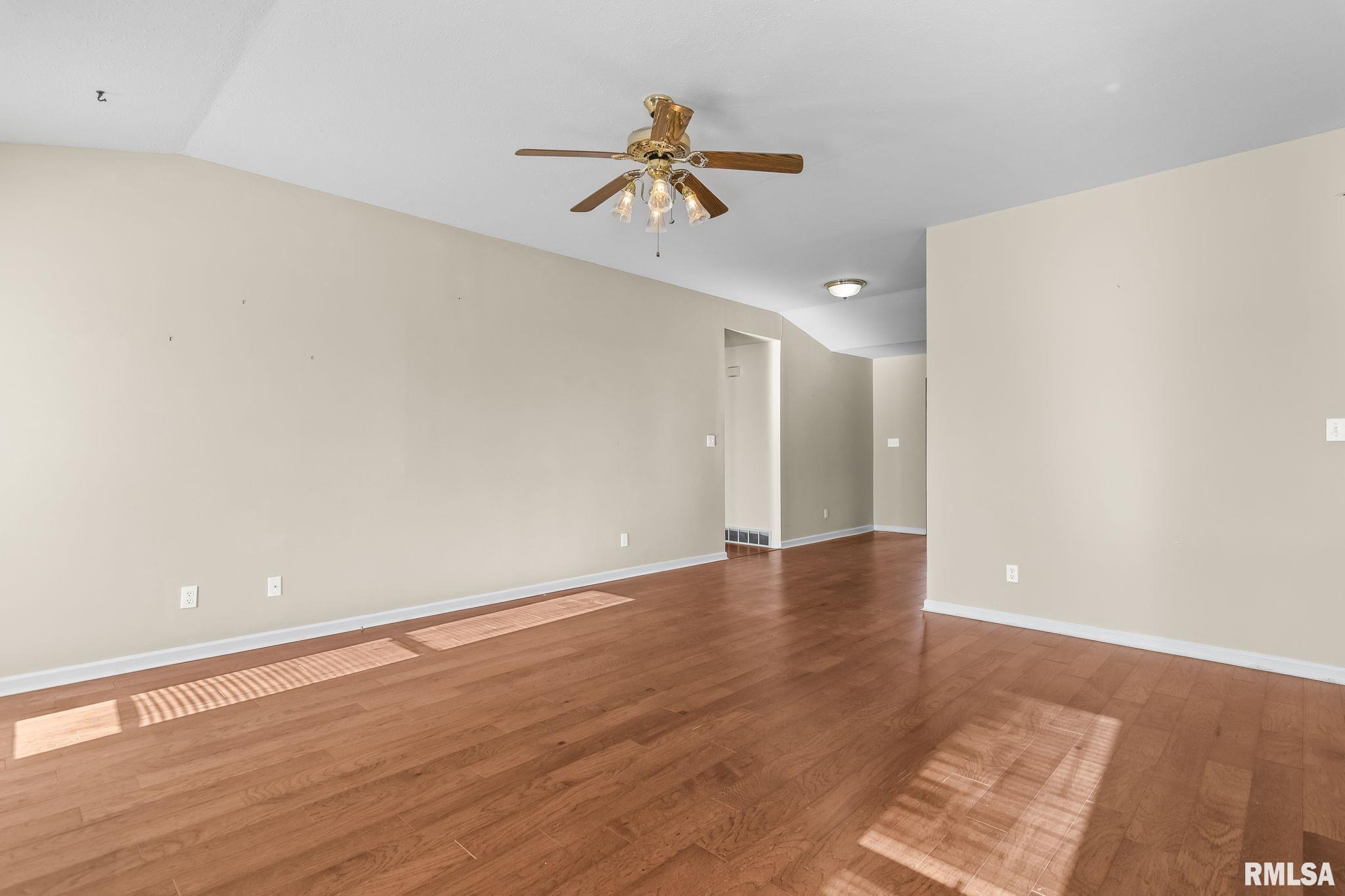 4610 Dickey John Road Auburn, IL 62615 - Photo 7 of 37