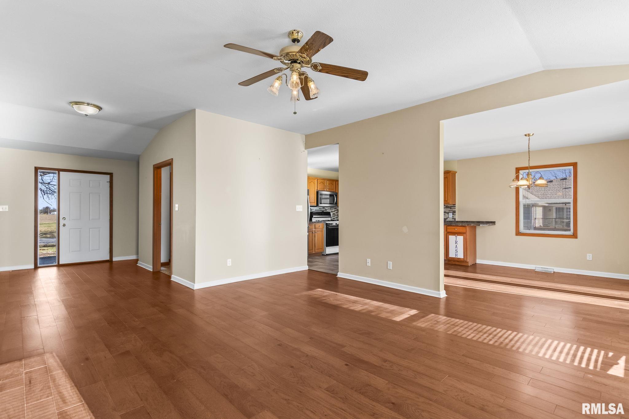 4610 Dickey John Road Auburn, IL 62615 - Photo 8 of 37