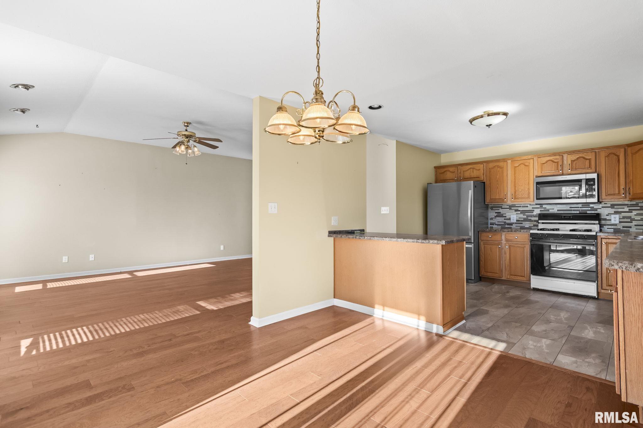 4610 Dickey John Road Auburn, IL 62615 - Photo 9 of 37