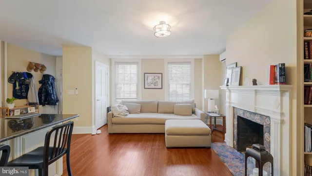 $2,500 | 112-114 East State Street, Unit 1, Doylestown, PA 18901