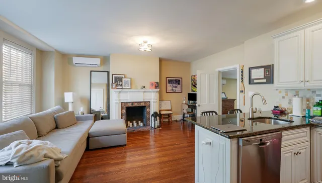 $2,500 | 112-114 East State Street, Unit 1, Doylestown, PA 18901