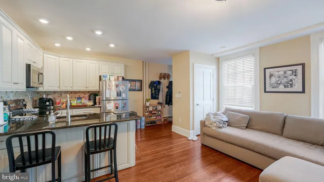 $2,500 | 112-114 East State Street, Unit 1, Doylestown, PA 18901