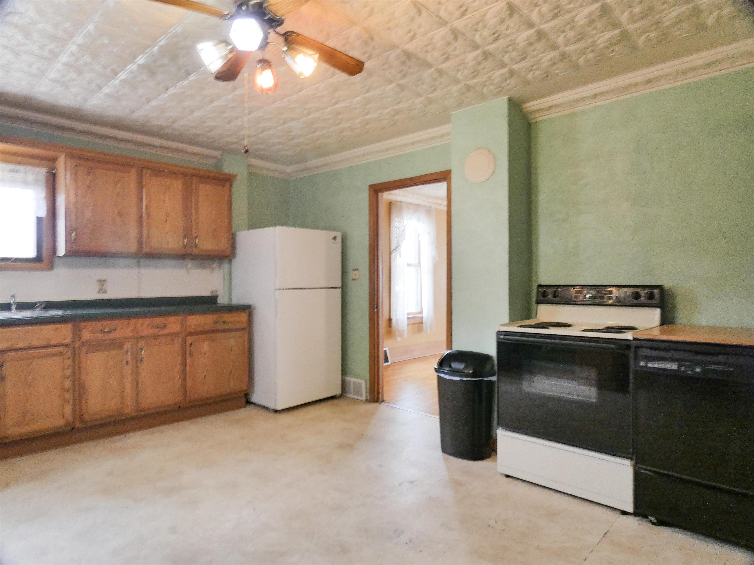 107 South Andrews Street Shawano, WI 54166 - Photo 12 of 47
