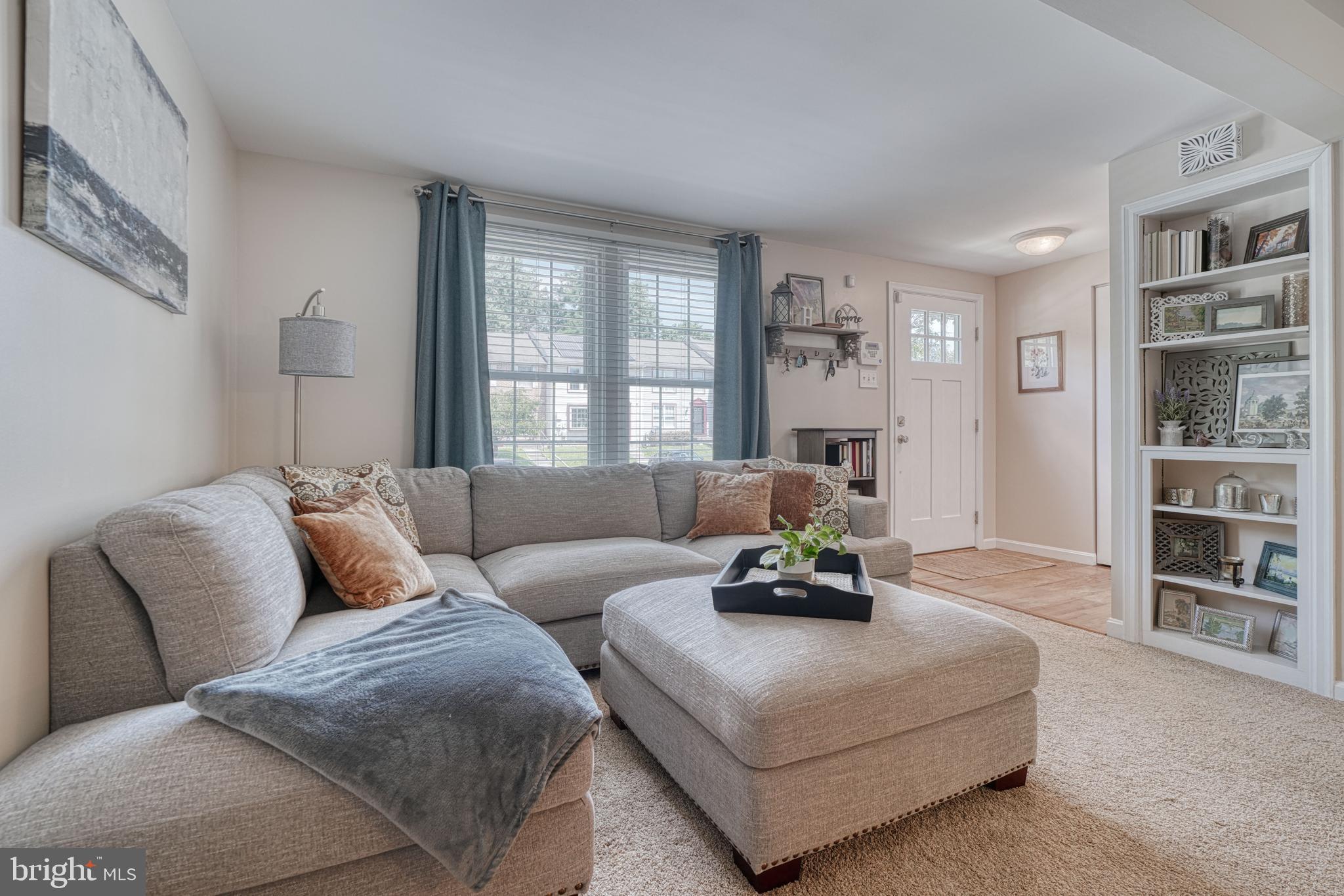 25 Ramsgate Court Halethorpe, MD 21227 - Photo 8 of 30 a living room with furniture and a couch