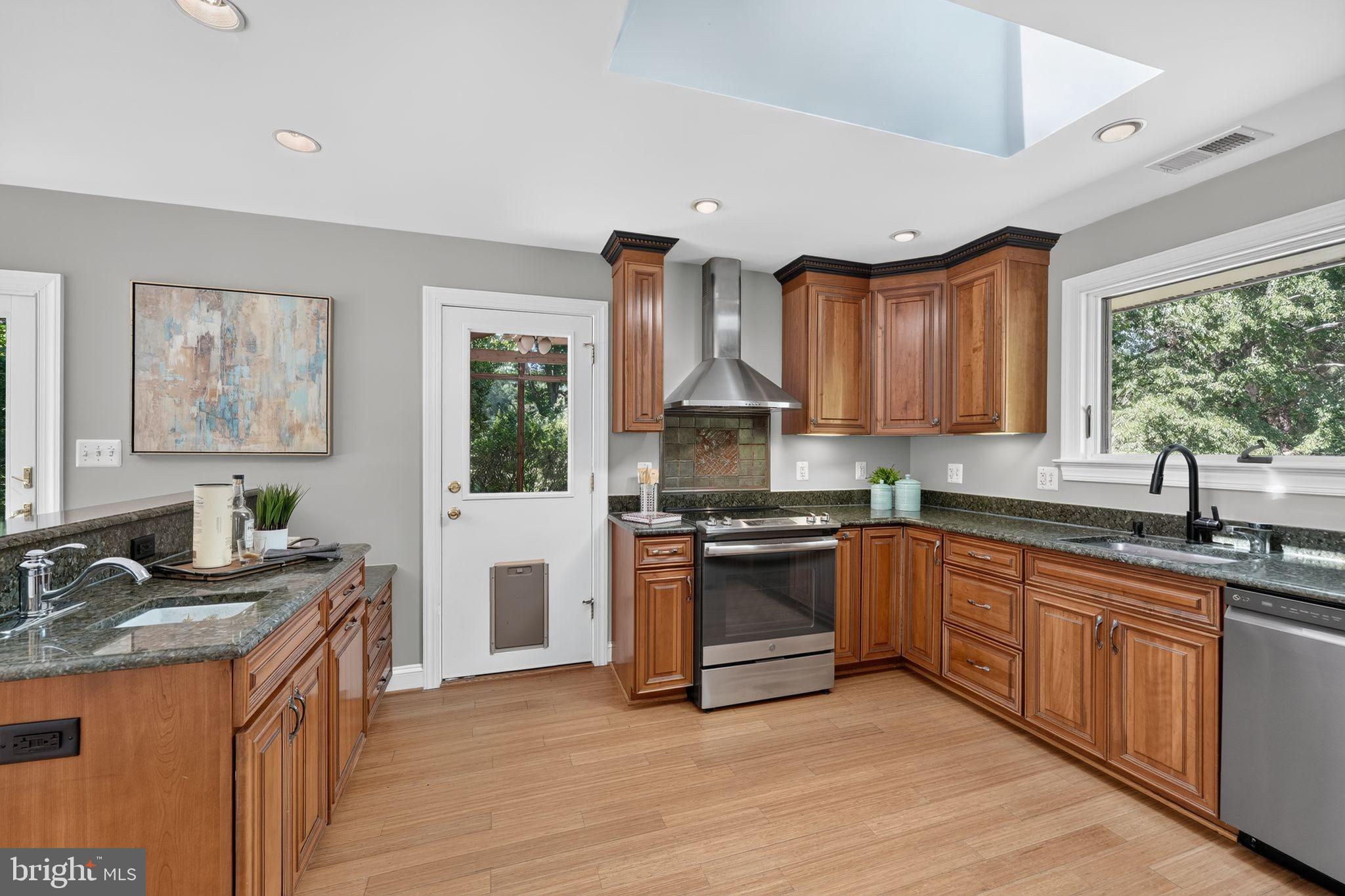 10800 Park Road Lorton, VA 22079 - Photo 10 of 49 Kitchen