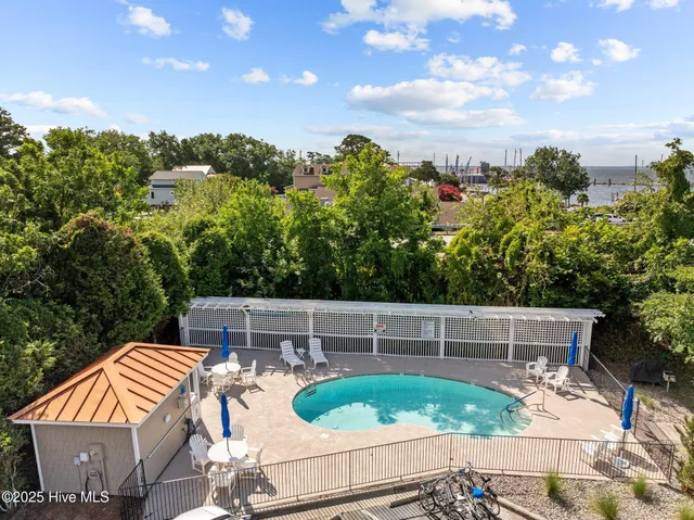 $399,000 | 300 Midyette Street, Unit B5, Oriental, NC 28571